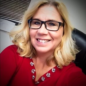 Meet your Posher, Lisa