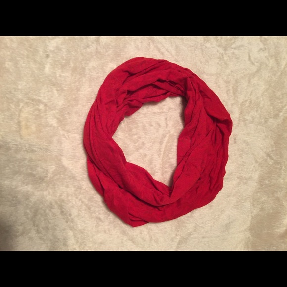 Red infinity scarf