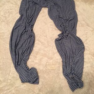 Grey/navy scarf