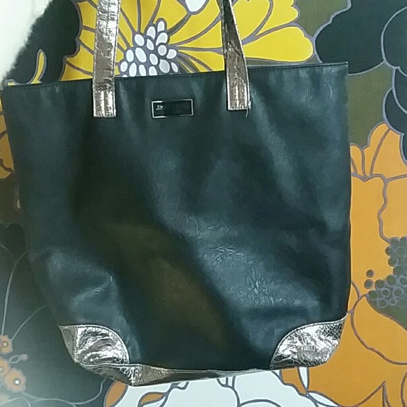 Jimmy Choo snap closure gwp bag