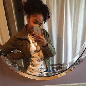 Meet your Posher, Kaia