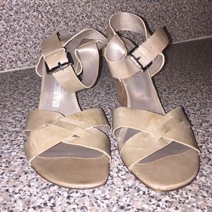 Tan heeled dress shoes