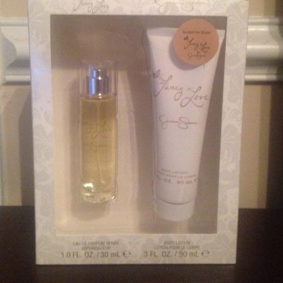 ‼️SOLD‼️Jessica Simpson- Fancy Love set