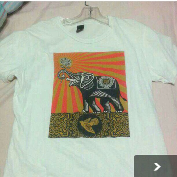 Obey tshirt