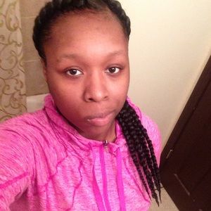 Meet your Posher, Shana