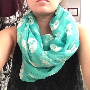 Skull print infinity scarf