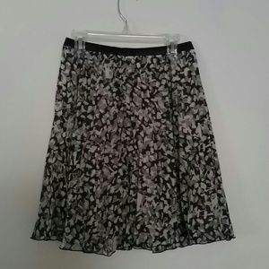 H&M abstract print pleated skirt