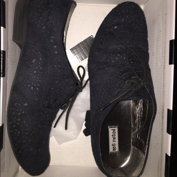 Navy/black flats with laces