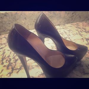 Authentic Christian Louboutin Black Pumps...