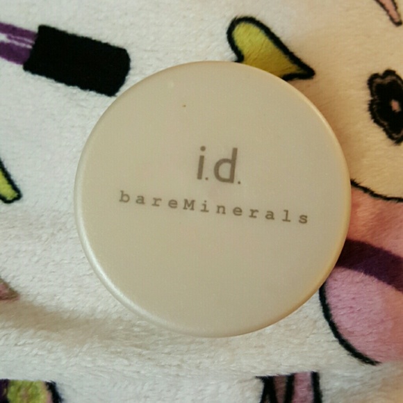 Bare minerals