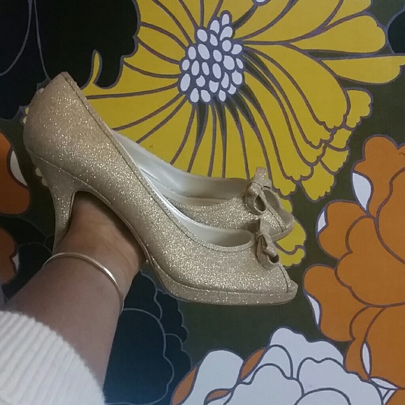 Caparros Glittery gold heels - Picture 1 of 3