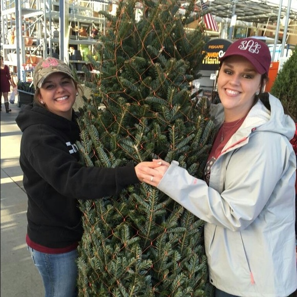 Meet your posher, Ashley - Picture 2 of 4