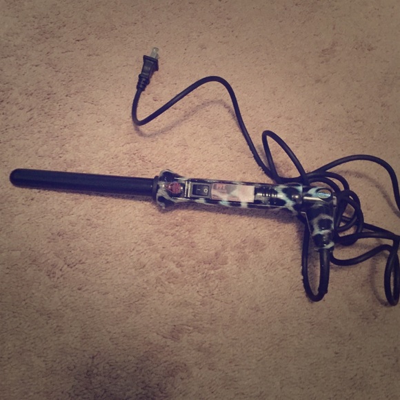 Pretty Young Thing Accessories - 3/4" Leopard Print Curling Wand