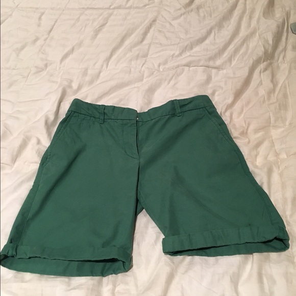 Gap roll down boyfriend shorts