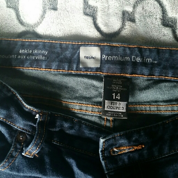 SOLD IN BUNDLE🔴Mossimo Premium Skinnies - Picture 3 of 4