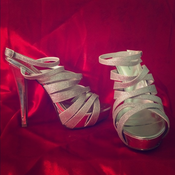 Silver Sparkly High Heel Platform Pumps 11cm Ankle Strap  Glistening Silver Platforms