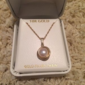 10k 18" necklace with freshwater pearl