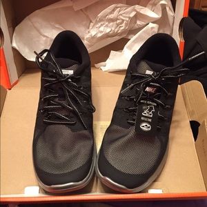 BRAND NEW Nike Free 5.0 reflective tennis shoes