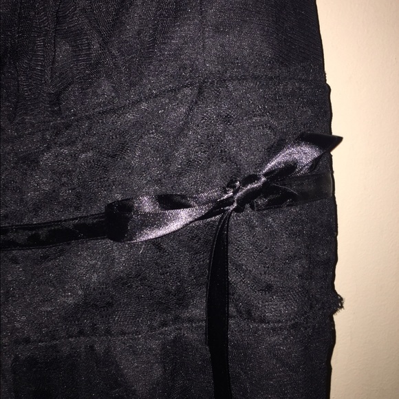 Black top - Picture 2 of 3