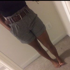 Houndstooth shorts with belt