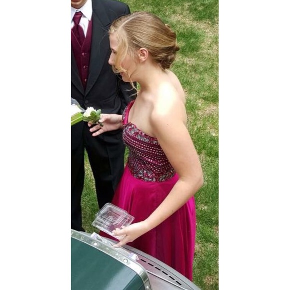 Sherri Hill Prom Dress ( Style 1937 ) - Picture 4 of 4