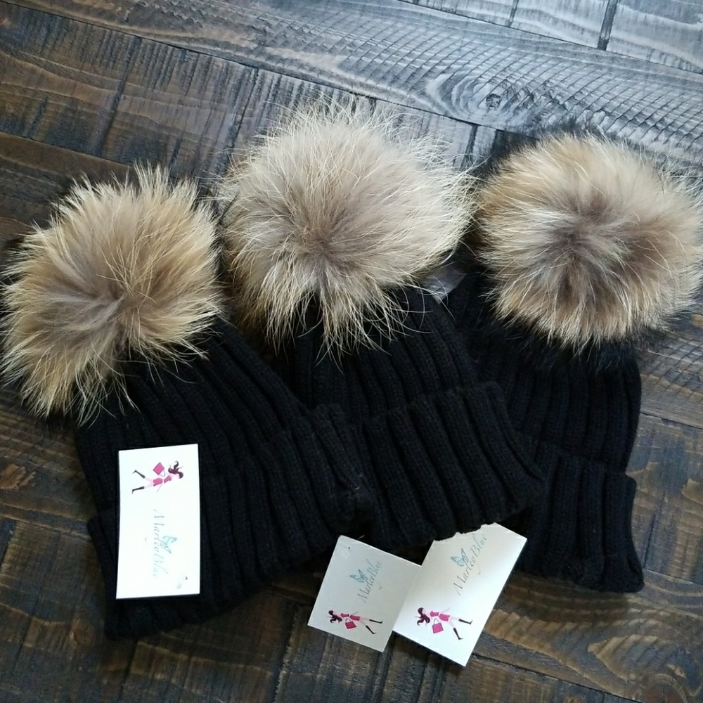 EOS SALE🥳HP🎉! Black Knit Hat Genuine Fur Pompom - Picture 5 of 5