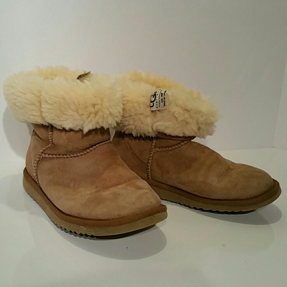 Uggs Australia Women's Sheepskin Boots Size W6 - Picture 2 of 4