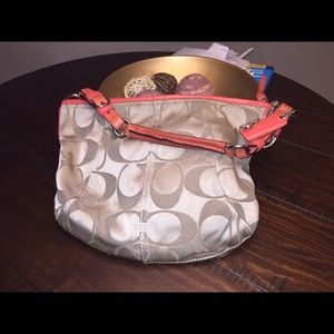 Coach medium sized hobo bag - tan/coral