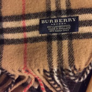 Authentic Burberry 100% lambswool scarf