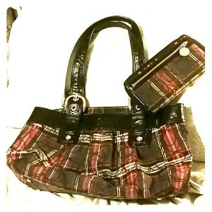 Authentic coach lg shoulder bag w/ matching wallet