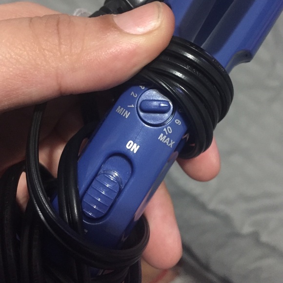 Curling iron - Picture 2 of 2