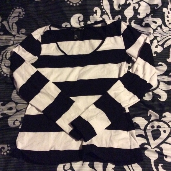 Black and White striped long sleeve tee from H&M