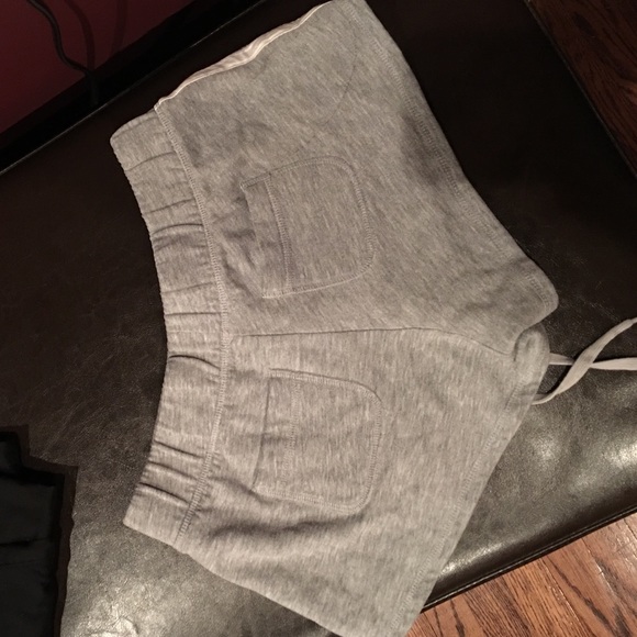 SOLD. Victoria's Secret PINK shorts. - Picture 5 of 7