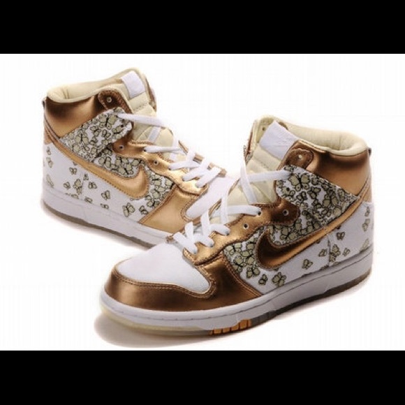 Nike Shoes - Women's Nike Butterfly Dunks.