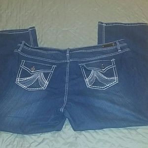 Woman's Royalty Jean's Size 22