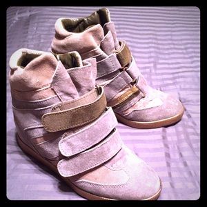 BCBG generation  sneaker wedges