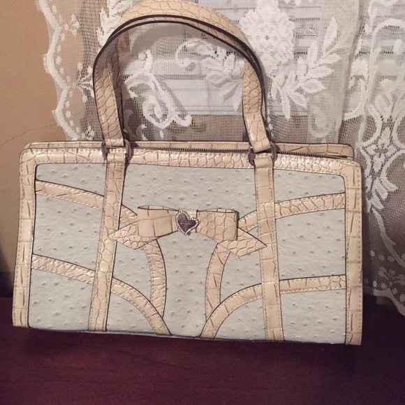 White guess purse