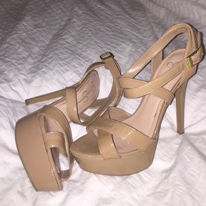 Strappy Jessica Simpson Pumps (nude)
