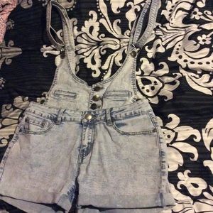 Overall shorts