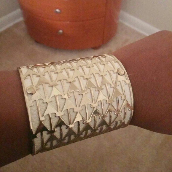 Gold cufflet - Picture 2 of 2