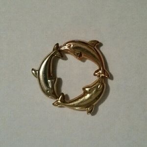 Small dolphin pendant