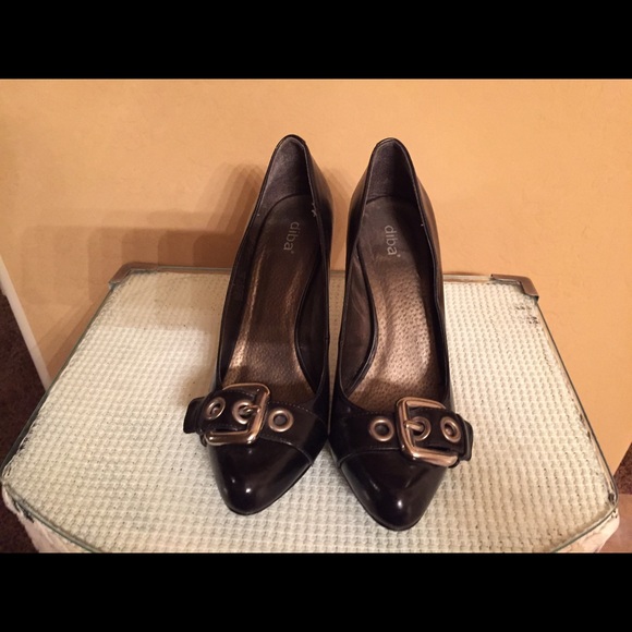 DIBA Black Pointed Heels - Picture 2 of 3