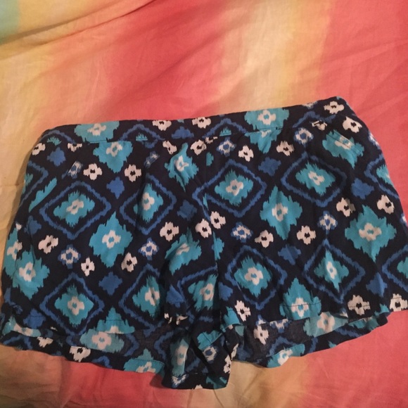 Hollister stretchy shorts