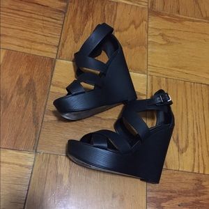 Black wedge heels
