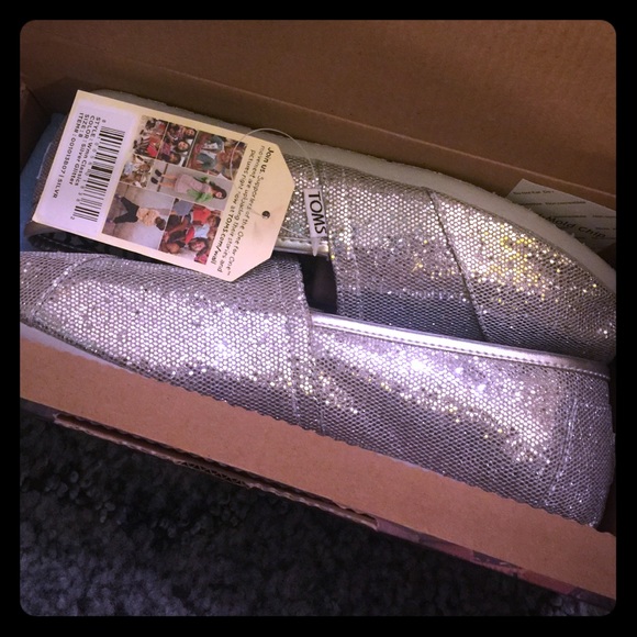 Size 8 Toms brand new with tags!
