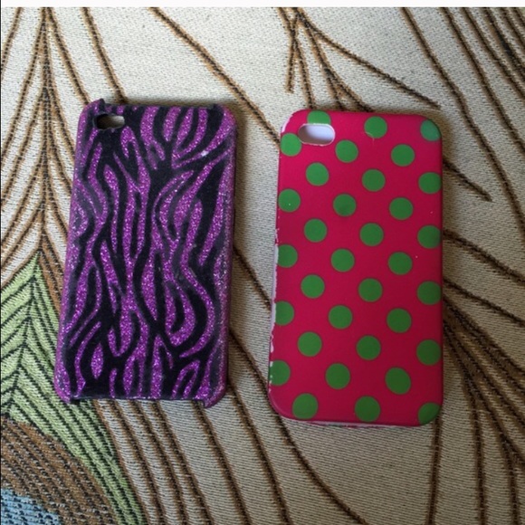 iPhone 4/4S cases! Cute! Someone still has one! 🤓