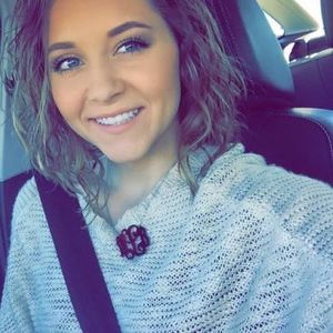 Meet your Posher, Whitney