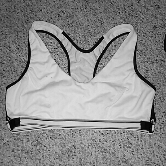 Danskin Racerback Sports Bra. FITS 34B-36C