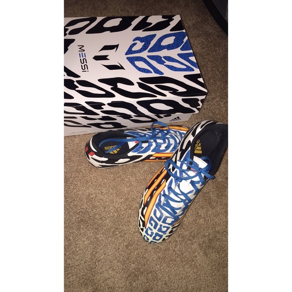 Adidas Messi Cleats- GREAT condition