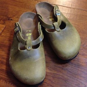 Unique Green Birkenstocks!
